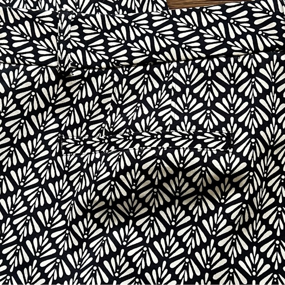 Crown & Ivy Blue and White print women’s pants size 18w nwot - Picture 1 of 7